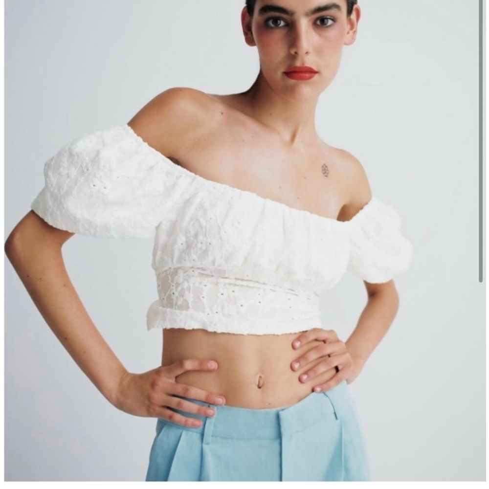 Zara New! Cute Floral Crop Lace Up Top